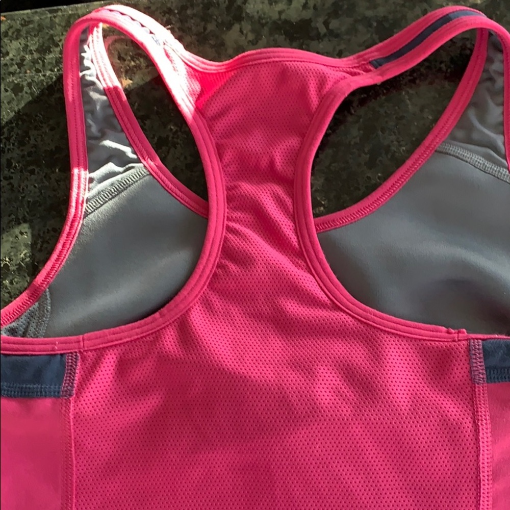 Nike running top - Picture 4 of 7
